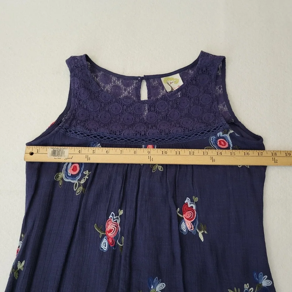 Fig and Flower Anthropologie Shift Style Embroidered Women's dress Size M